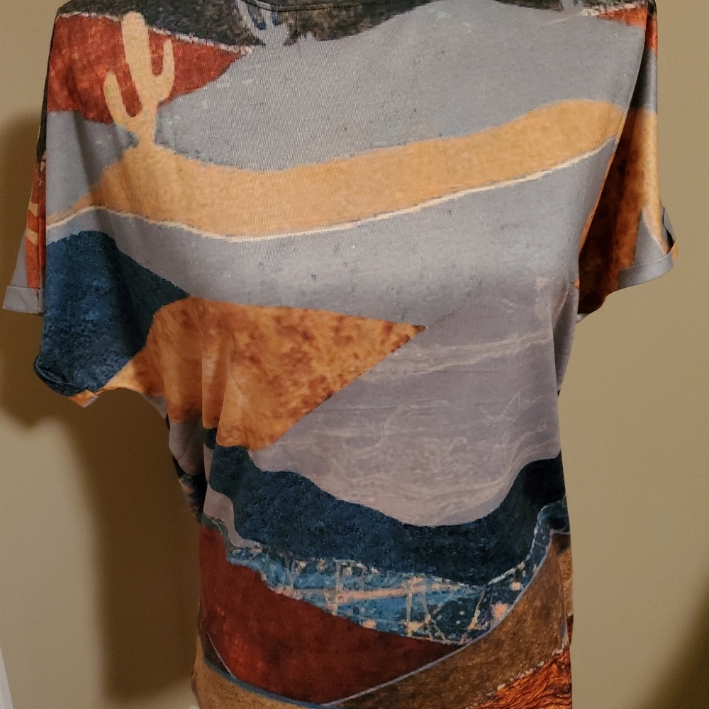Womens multi-color top, short sleeve, brand new, size Large